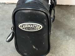 Viper pool cues, set of two, comes with a case master carrying/storage case, see pictures for details.