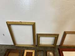 Assortment of picture frames, approximately 12 pieces, see pictures for details.