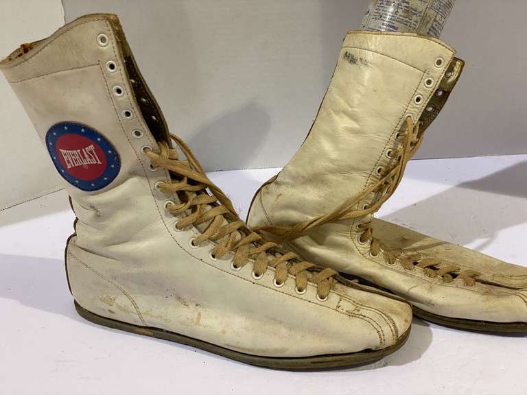 Everlast boxing shoes, believed to be size 11, see pictures for details. image