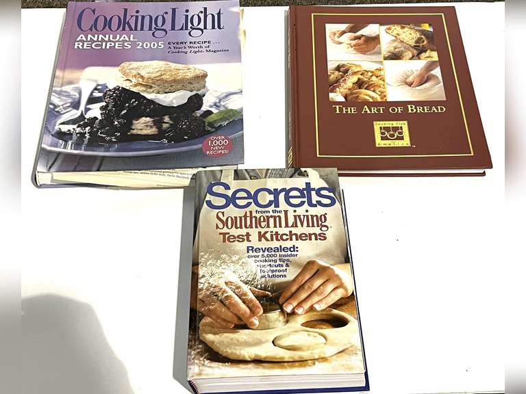 Assorted cookbooks, three pieces, see pictures for details. image