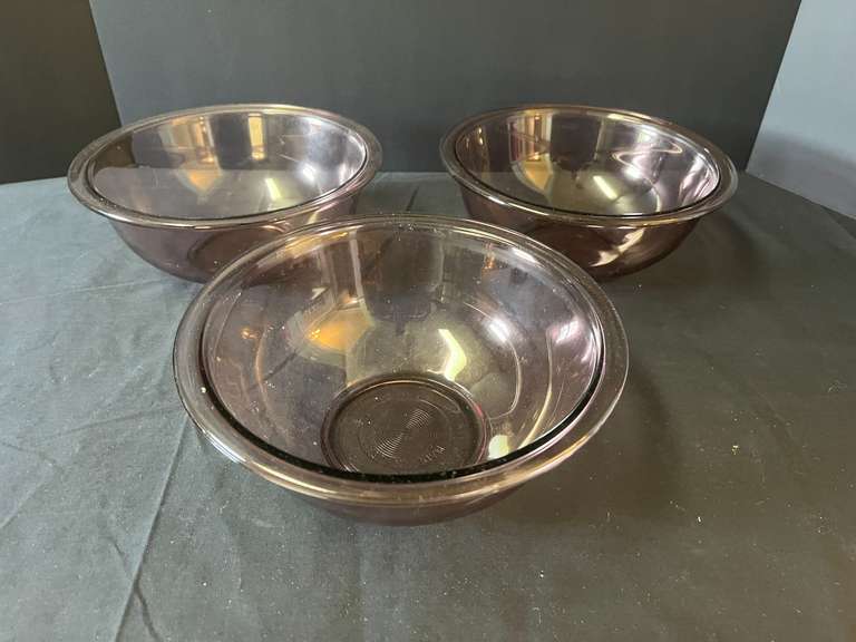 KIT… Pyrex amethyst nesting bowls, set of three 1.5 L, see pictures for details. image