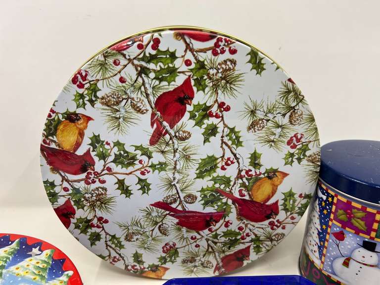 LR… Assorted seasonal tins, four pieces, see pictures or details.