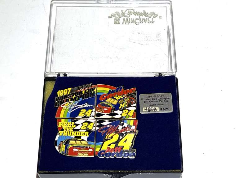 1997 NASCAR Winston cup champion Jeff Gordon pin set, limited edition, see pictures for details. image