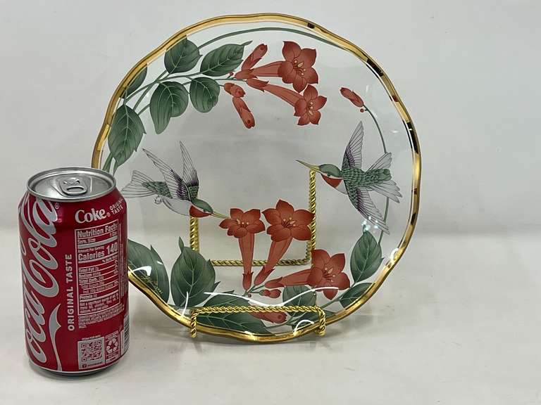 LR…Hummingbird and honeysuckle hand painted glass plate with ruffled edge and gold trim, believed to be Lefton, comes with plate stand, see pictures for detail details.