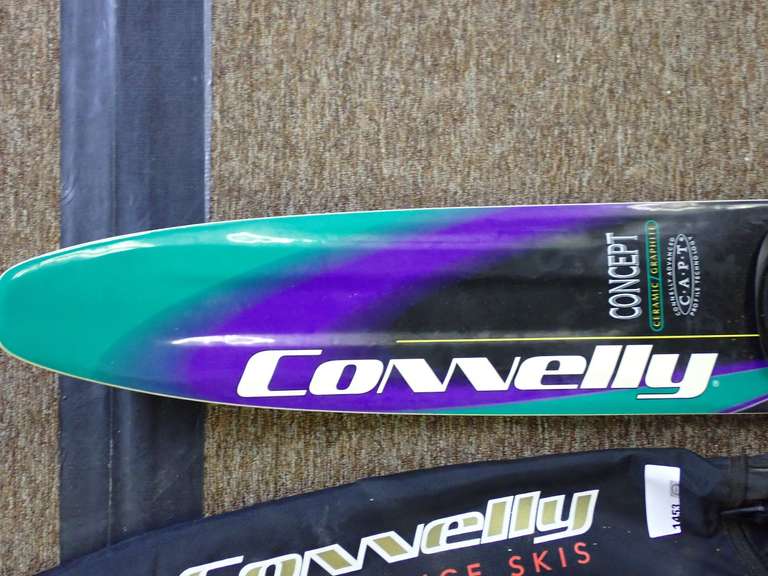Connelly Concept Slalom Water Ski- Signature Series -with Bag