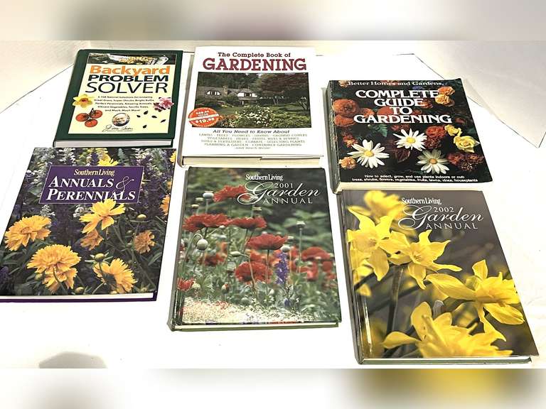 Assorted gardening books, six pieces, see pictures for details. image