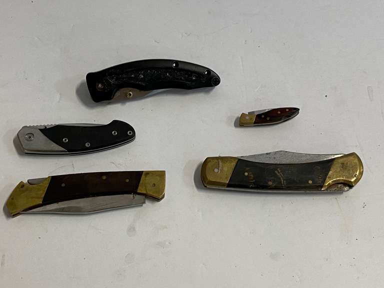Assorted pocket knives, five pieces, tub is not included, see pictures for details. image