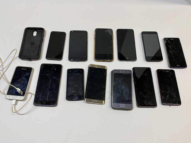 Cell phone assortment, working condition unknown, see pictures for details. image