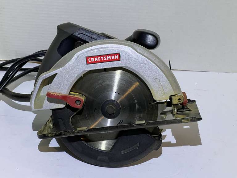 Craftsman 7 1/4” circular saw, very gently used, comes with the original box, powers up, see pictures for details. image