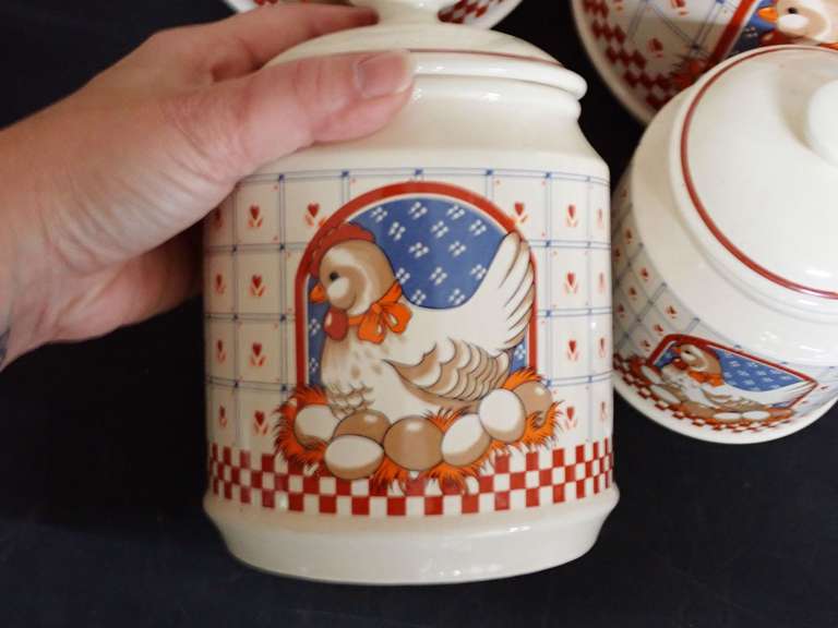 Set of 4 Graduated Chicken Motif Canisters