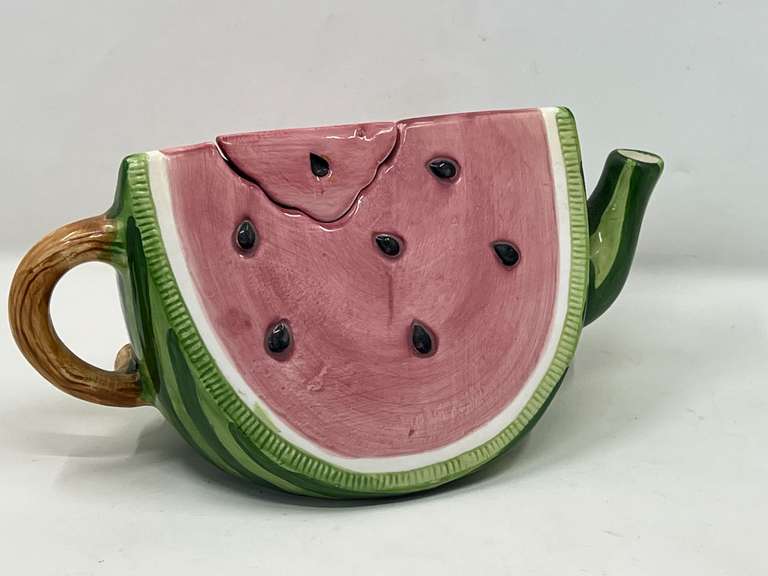 LR… Ceramic watermelon teapot, see pictures for details.