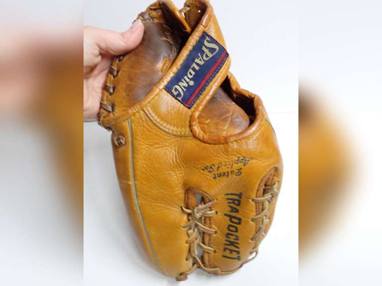 Spalding Baseball Glove with Baseballs