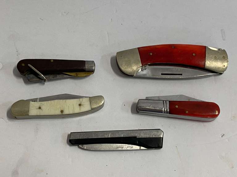 Assorted pocket knives, five pieces, includes Bear Hunter, tub is not included, see pictures for details. image