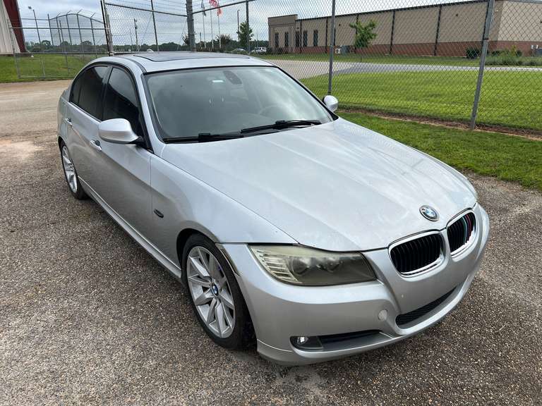 2011  BMW  328i BMW