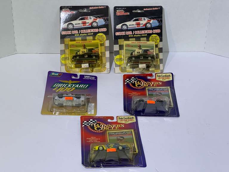 Assorted diecast stock car miniature replicas, featuring Dale Earnhardt, five pieces, all pieces are still in original packaging, see pictures for details. image