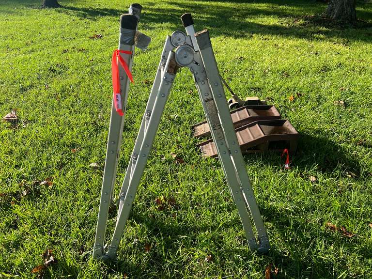S1-back…Articulating/combination ladder, 1 foot is missing the rubber tip, see pictures for details. image
