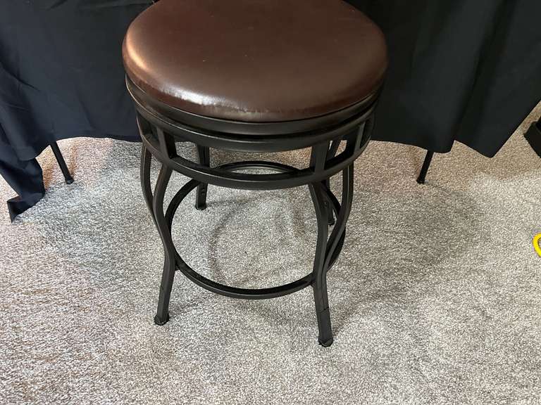 LR… Metal framed hi back swivel barstools with cushioned seat, see pictures for details.