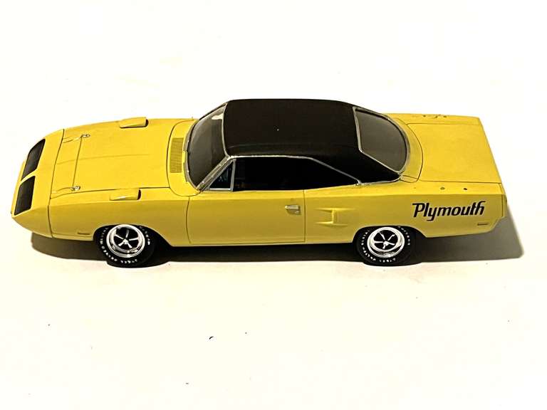 Plymouth Roadrunner model, this piece is missing the rear light panel, see pictures for details. image