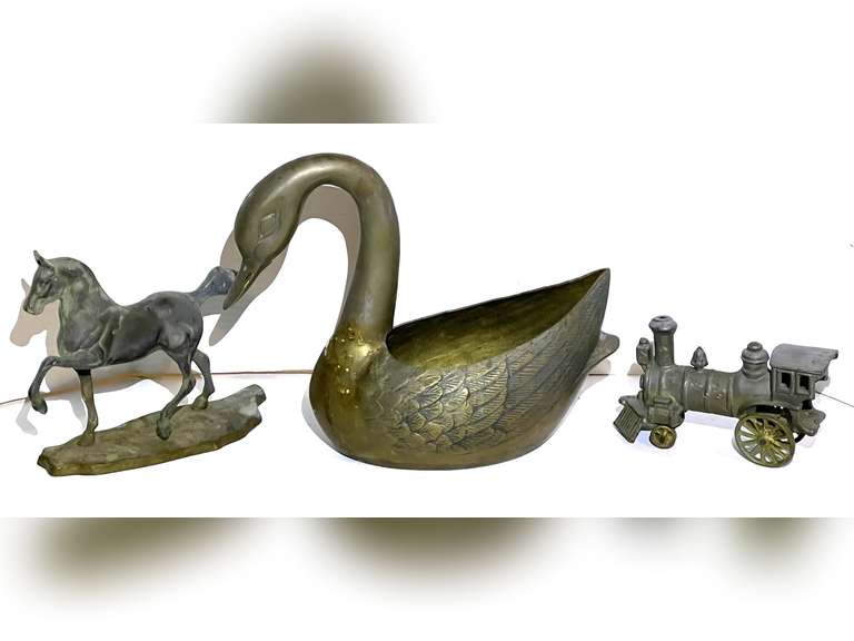 Brass locomotive engine, horse figurine and swan planter, see pictures for details. image