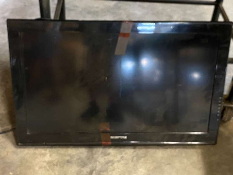 Scepter 32” TV, powers up, see pictures for details. image