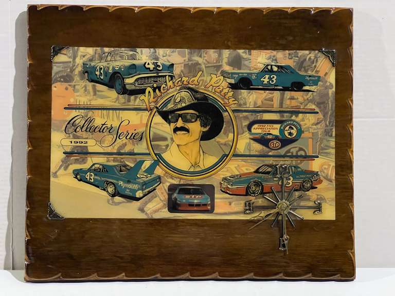 Custom Richard Petty battery operated clock, see pictures for details. image