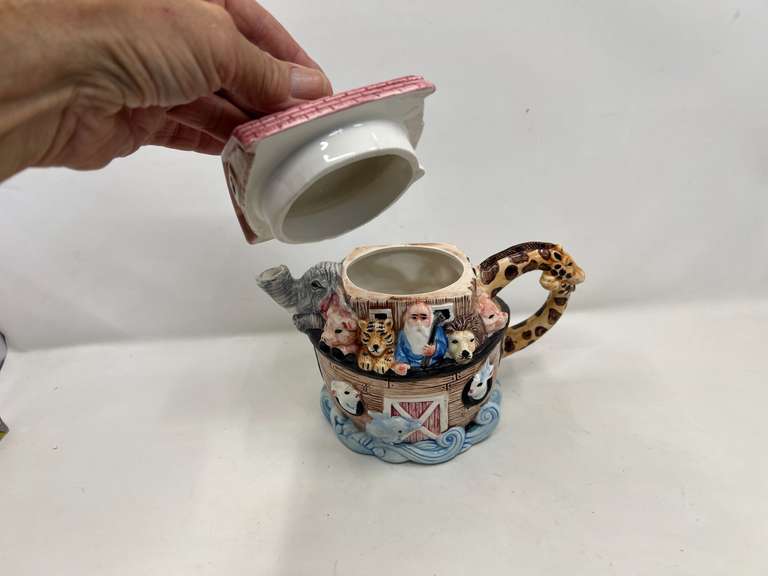 LR…Wang’s Noah’s Ark teapot, see pictures for details.