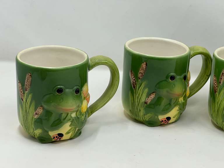 LR… Ceramic frog mugs, set of four, see pictures for details.