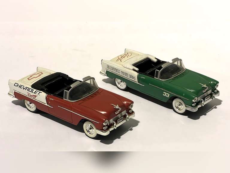 Commemorative editions/limited editions, ‘55 Chevrolet Bel-Air, set of two, see pictures for details. image