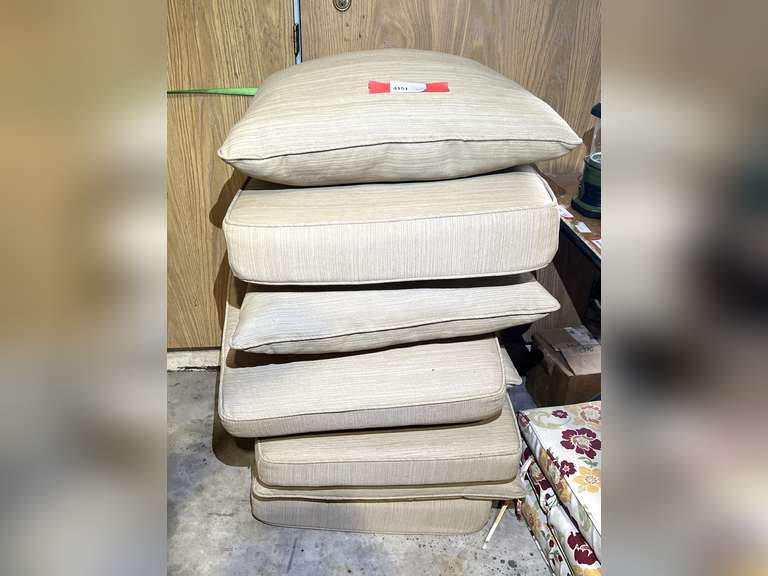 Cushions and accent pillows, approximately eight pieces, see pictures for details. image
