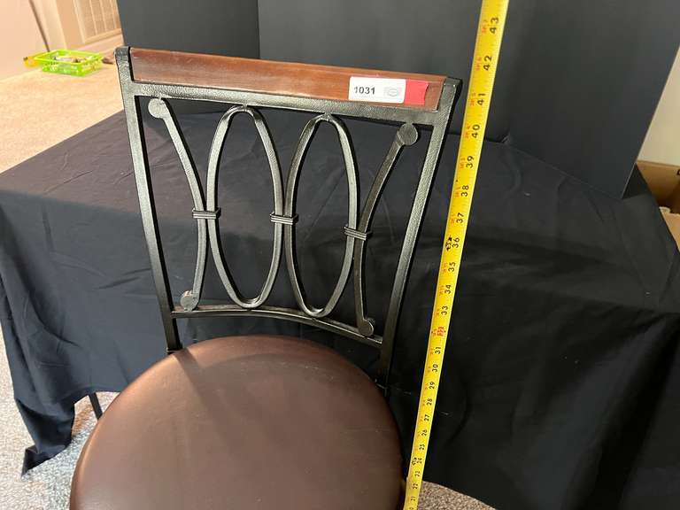LR… Metal framed hi back swivel barstools with cushioned seat, see pictures for details.