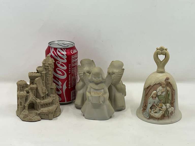 LR… Assorted home decor to include a ceramic Angel candlestick holder, nativity bell, no clapper, and more. See pictures for details.