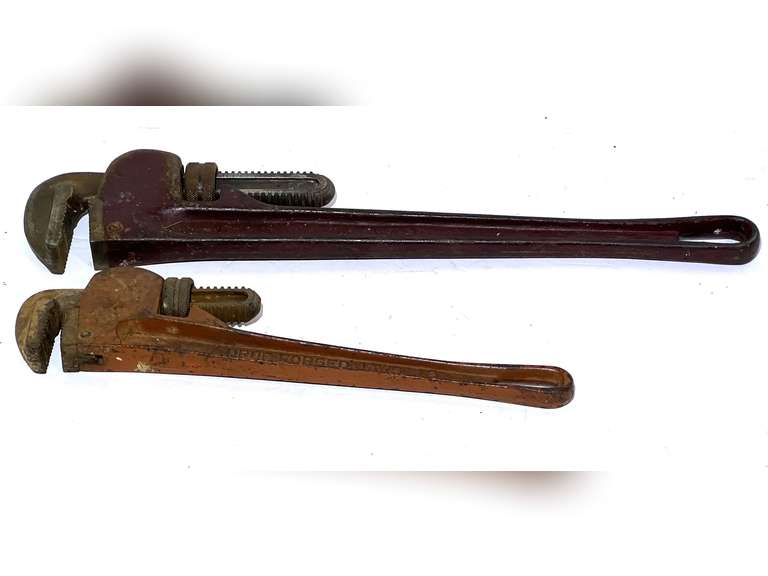 18” and 24” pipe wrenches, see pictures for details. image