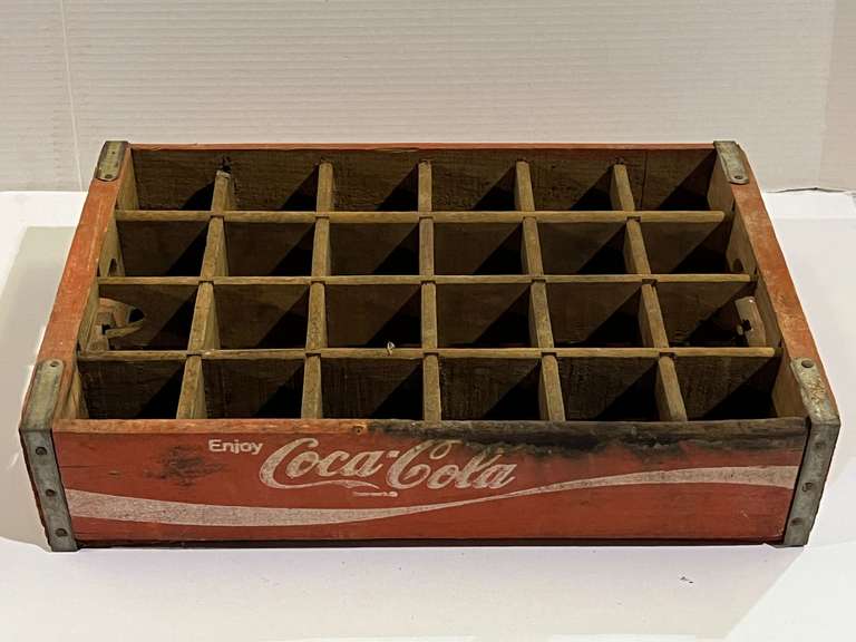 Vintage divided Coca-Cola crate, see pictures for details. image