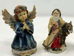 LR… Angel and Father Christmas figurines, three pieces total, see pictures for details.