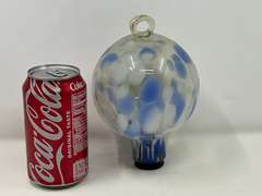 LR… Lovely glass balloon ornament, see pictures for details.