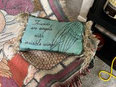 LR… Lovely throw, approximately 46” x 50”, also includes two accent pillows. See pictures for details.