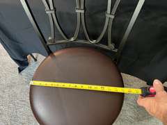 LR… Metal framed hi back swivel barstools with cushioned seat, see pictures for details.