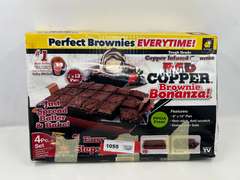 LR… Red copper Brownie Bonanza brownie maker, comes with the original box, see pictures for details.