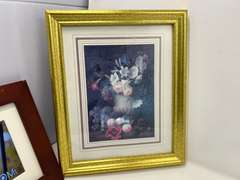 LR… Digital picture frame, and framed floral print art, see pictures for details.
