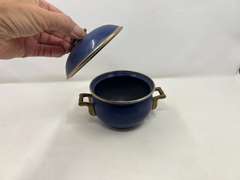 LR… Small enamelware potpourri burner/garlic keeper, has brass accents, see pictures for details.