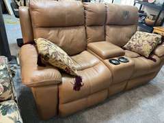 LR… Dual side leather reclining sofa with console, believed to be Flexsteel furniture, POWERS UP AND WORKS AS IT SHOULD