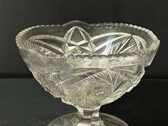 LR… Lovely footed compote, believed to be vintage EAPG glass, see pictures for details.