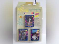 Classic Major League Baseball Board Game with 150 Baseball Player Picture Cards - 1990