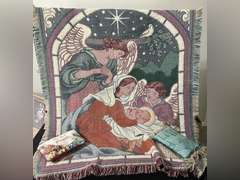 LR… Lovely throw, approximately 46” x 50”, also includes two accent pillows. See pictures for details.