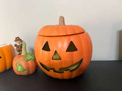 LR… Seasonal Halloween decor to include ceramic pumpkin, pumpkin cup, and an Avon collectibles pumpkin bell, see pictures for details.
