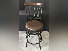 LR… Metal framed hi back swivel barstools with cushioned seat, see pictures for details.