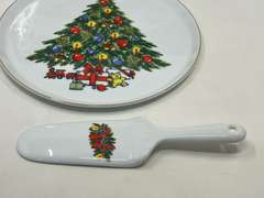 LR… Christmas treasures, Jamestown China cake/pie plate with matching server, comes with the original box, see pictures for details.