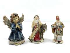 LR… Angel and Father Christmas figurines, three pieces total, see pictures for details.