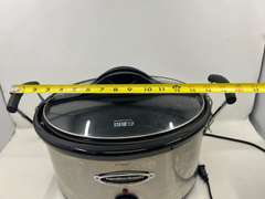 LR… Hamilton Beach crockpot with lift out crock, powers up, see pictures for details.