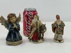 LR… Angel and Father Christmas figurines, three pieces total, see pictures for details.